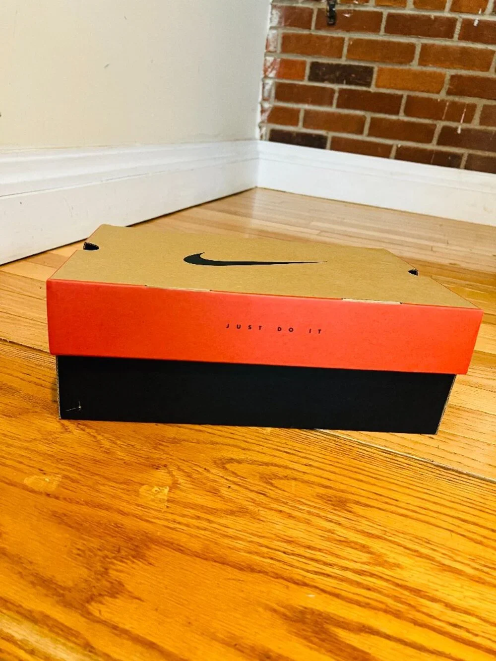Size US Men's 9 - Jordan 11 Retro Playoffs Bred (2019) Very Clean